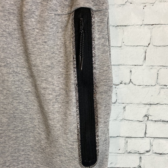 Nike Sportswear Tech Fleece Pants Men's Sz M DR9162-010 Joggers Gym Streetwear - Picture 12 of 16